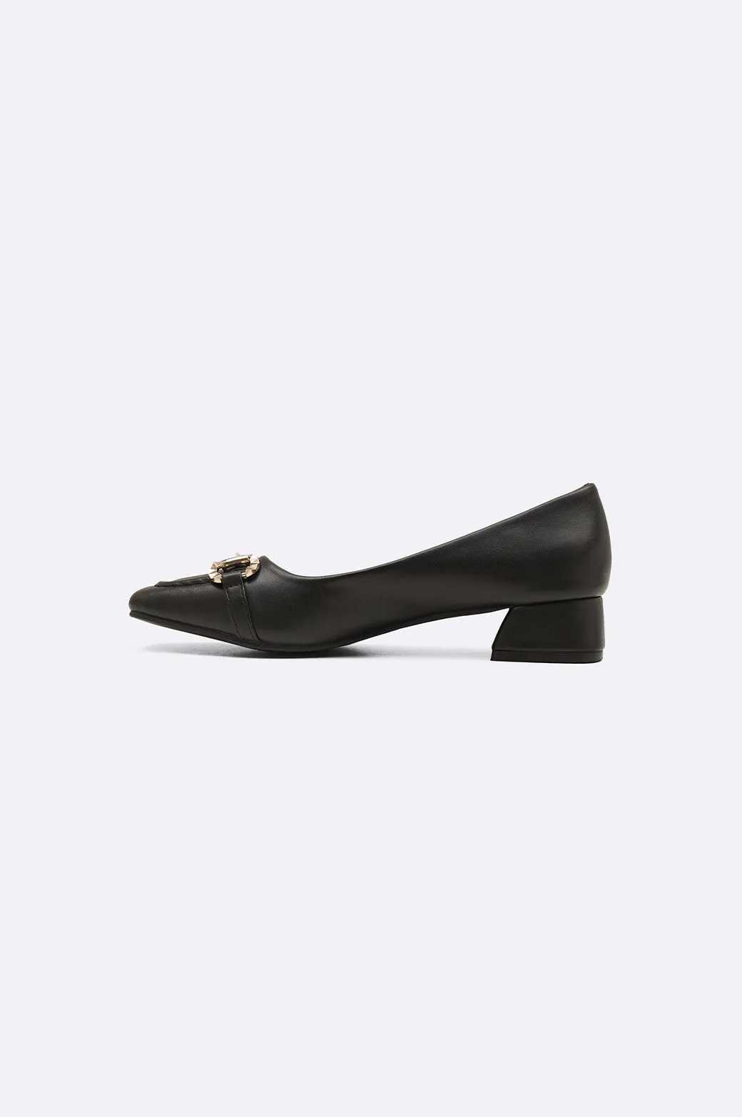 BUCKLED BLOCK HEELS