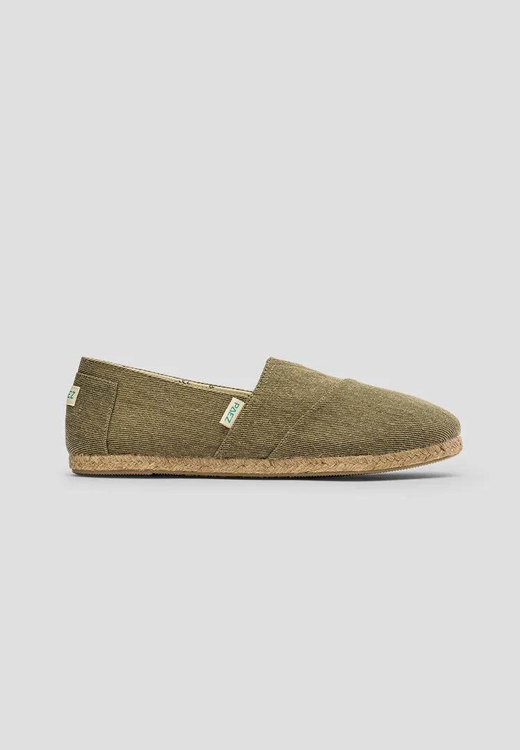 ESSENTIAL KHAKI