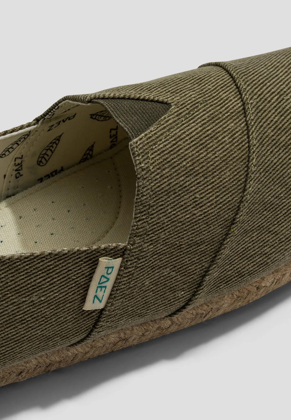 ESSENTIAL KHAKI