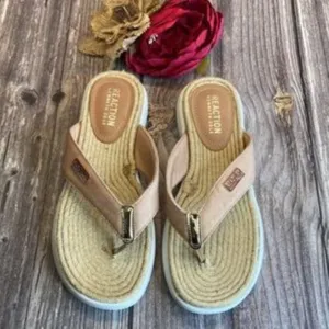 KENNETH COLE REACTION Ready Blush Thong Sandals 6M