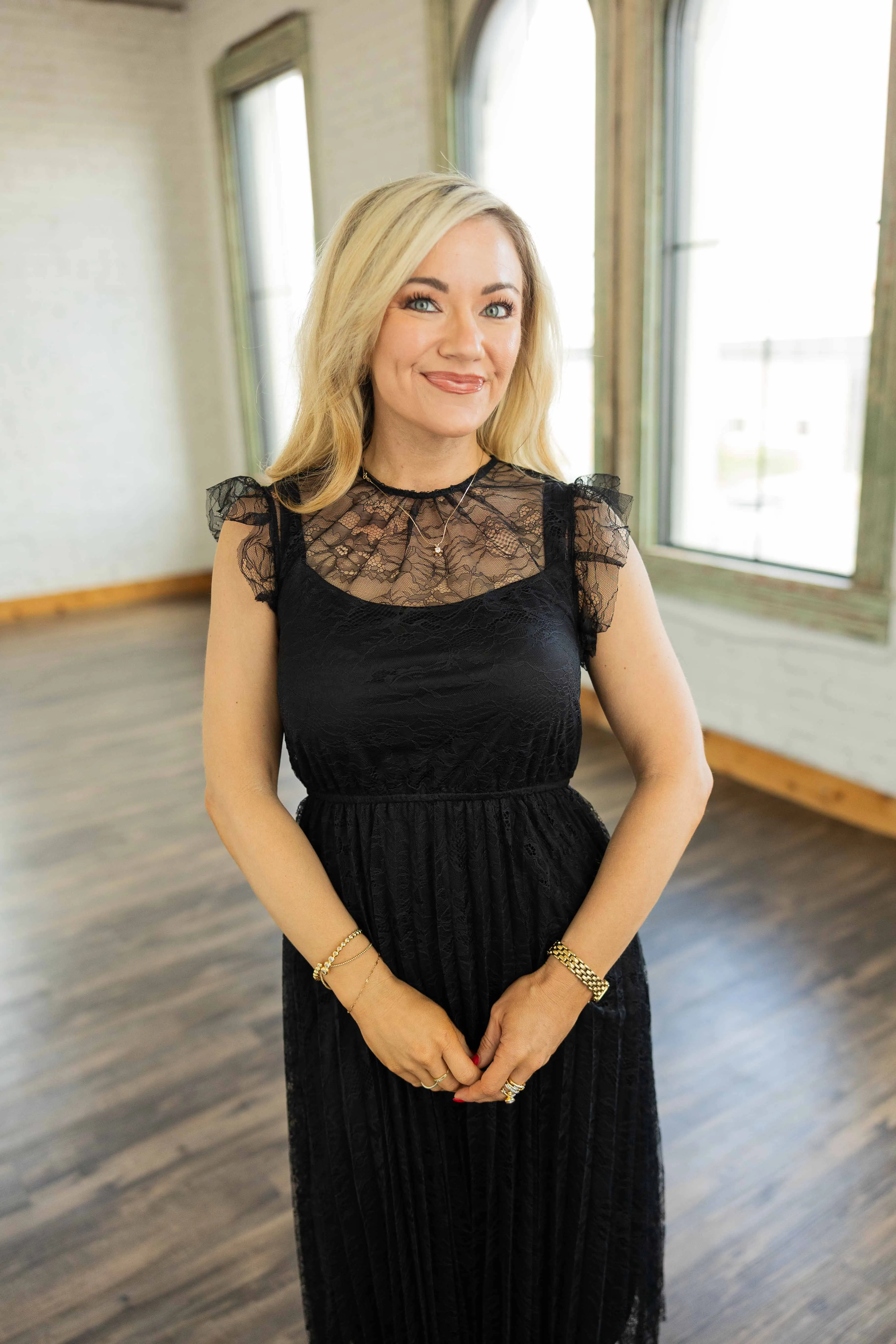 LACY MIDI DRESS-BLACK