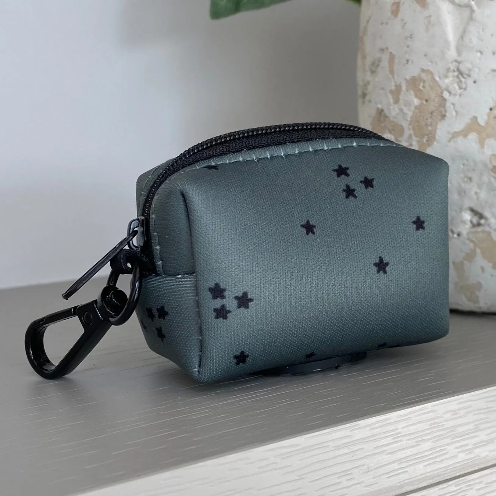Minimal Stars Poop Bag Holder - Misty Green